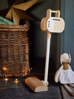 Aspirateur Balai En Bois FSC® Blanc - Vertbaudet 10 Aspirateur Balai En Bois FSC® Blanc - Vertbaudet -Produits Pour Enfants aspirateur balai en bois fsc 2