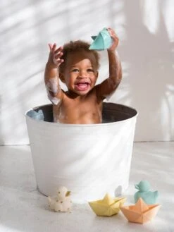 Jouet De Bain Bateau Origami - OLI & CAROL Menthe - Oli Et Carol -Produits Pour Enfants jouet de bain bateau origami oli carol 5