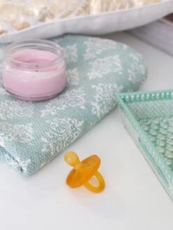 Sucette à Bout Rond Tout Latex 6 Mois+ SUAVINEX Naturel - Suavinex -Produits Pour Enfants sucette a bout rond tout latex 6 mois suavinex 2